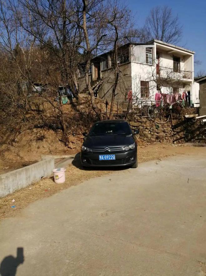 电动三轮车、热水器、天然气灶、沙发、烧烤炉、麻将机、电钢琴、高低床等大悟二手物品低价出售(图1)