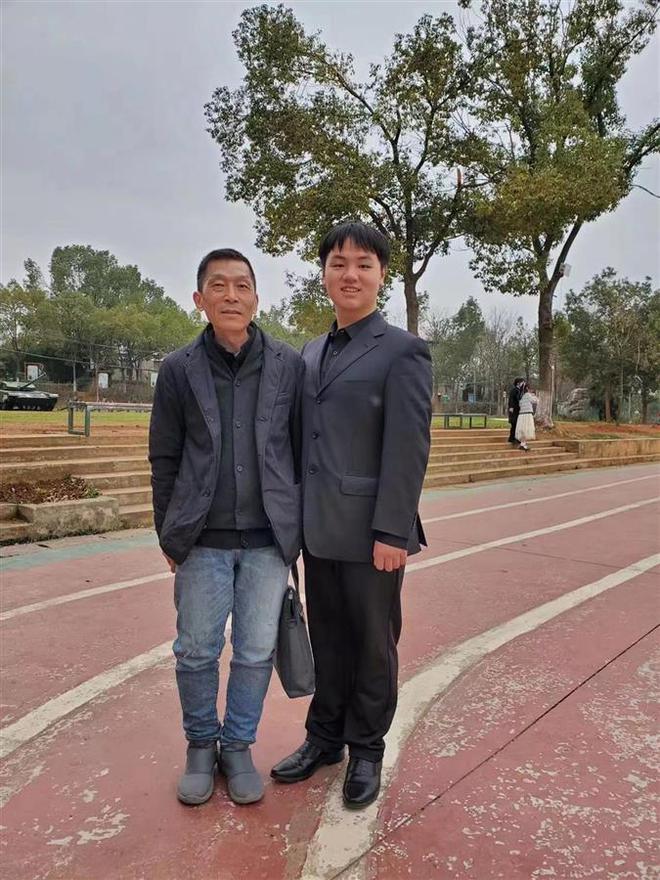 武汉男生喜提8所海外学府offer5岁半学钢琴曾连续8年参加儿童医院义演(图4)