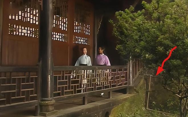 难怪导演不敢拍下半身！镜头向下是不能偷看的“尴尬景象”(图16)