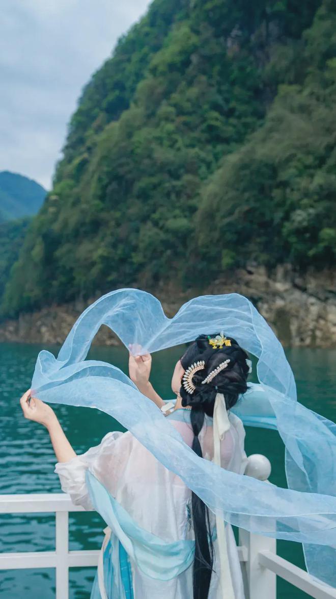上百名“芙蓉仙女”齐聚武隆芙蓉江仙境盛宴来袭(图7)