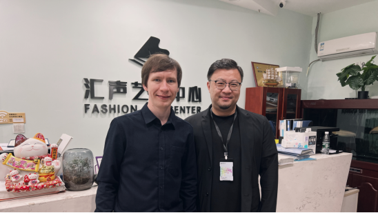 钢琴演奏家吴俊成：用音乐点亮希望用教育播种未来(图3)