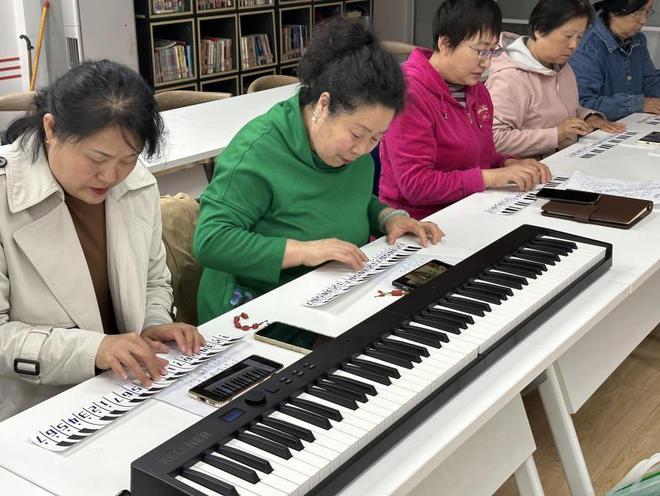 爱乐学堂中老年人钢琴电子琴培训机构：点燃晚年艺术梦想(图3)