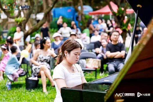 公园邂逅音乐会！梅林携手青年钢琴家将音乐“搬进”大自然(图2)