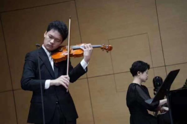 小提琴家王之炅、钢琴家李坚、柏林爱乐圆号首席曾韵等知名演奏家领航“未来音乐家发现计划”启动(图1)