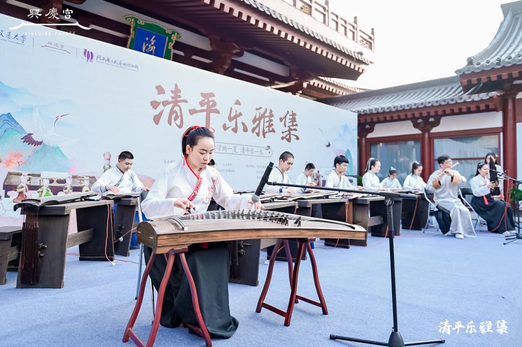 “清平乐”古琴雅集——《古琴演奏实践》西安交大师生音乐会在兴庆宫举办(图6)