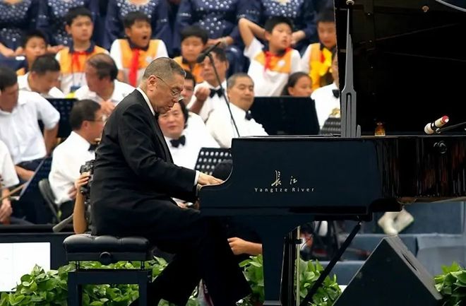 强过年轻人？钢琴大师刘诗昆抱得小37岁娇妻年过85又结瓜(图6)