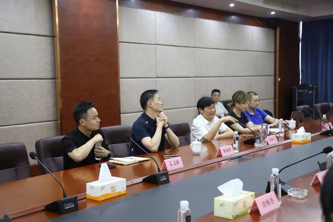 访企拓岗促就业宁波大学音乐学院俞子正一行到海伦钢琴参观交流(图3)