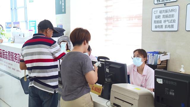 钢琴声伴着草药香金山这里就医很舒心！(图8)