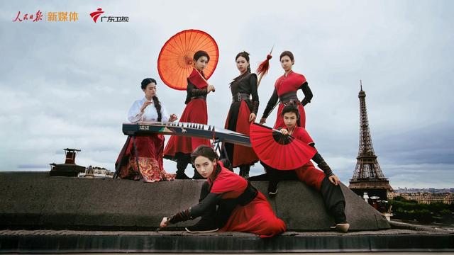 中国功夫绽放巴黎“峨眉女团”海外亮相传递奥运精神(图3)