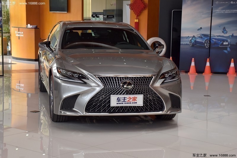 长5235mm配纯进口35LV6发动机还不用加价带你看雷克萨斯LS(图3)