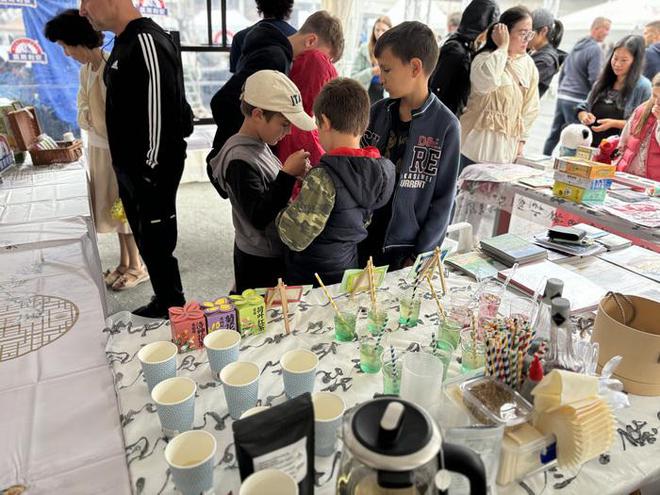 “酸奶又见茶”——索非亚中国文化中心参加第七届莫斯利安酸奶节(图4)