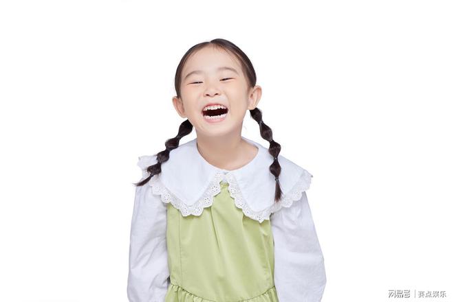 全网超人气亚军——冯语珊(图2)