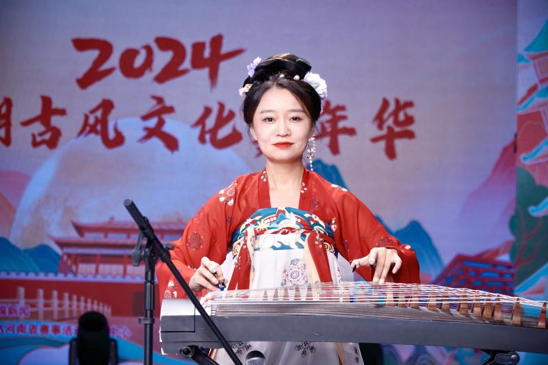 国潮古韵燃动郑州！汇艺·银河里“点亮”国庆夜空(图7)