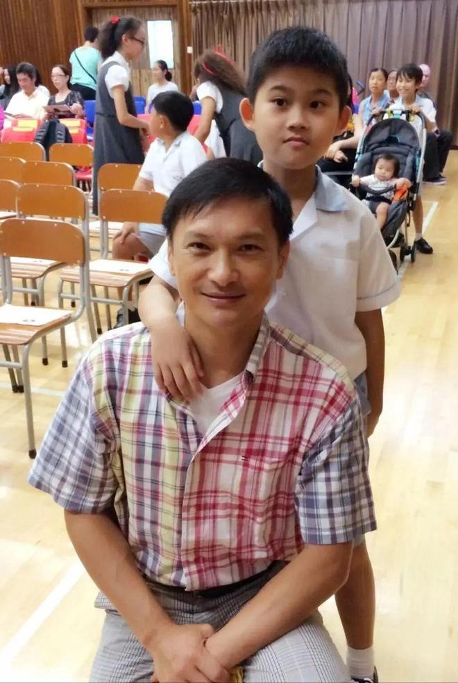 TVB前小生陈锦鸿近况曝光！携自闭症儿子罕见现身(图7)