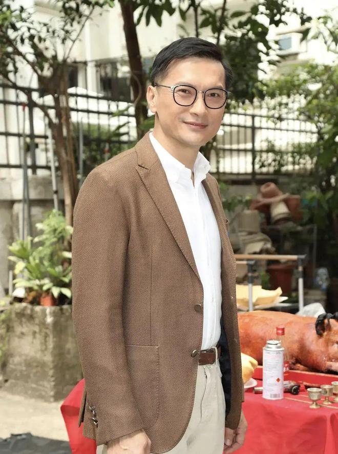 TVB前小生陈锦鸿近况曝光！携自闭症儿子罕见现身(图8)
