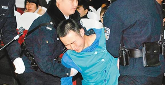 大学生药家鑫被判死刑临死想捐出眼角膜父亲：你把罪恶都带走(图5)