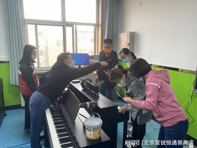 数码电钢琴及信息化教学系统(图1)