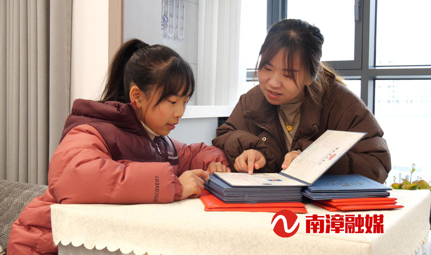 【我要上春晚】少儿春晚热潮涌“古筝萌娃”备战忙(图2)