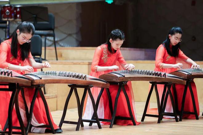 星洋古筝乐团走进金鸡湖音乐厅奏响新年华章(图3)