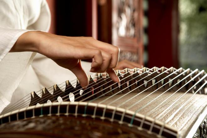 古筝演奏渔舟唱晚时十个手指在和潮水“赛跑”吗？(图8)