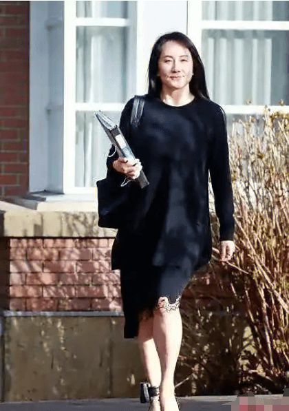 同是任正非的基因孟军和姚凌的女儿一对比一个天上一个地下(图11)