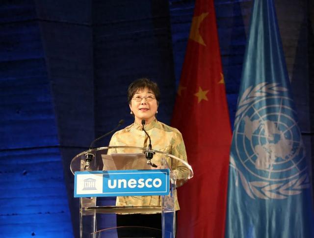 “我们的春节”晚会让中国文化在联合国教科文组织总部再圈粉(图1)