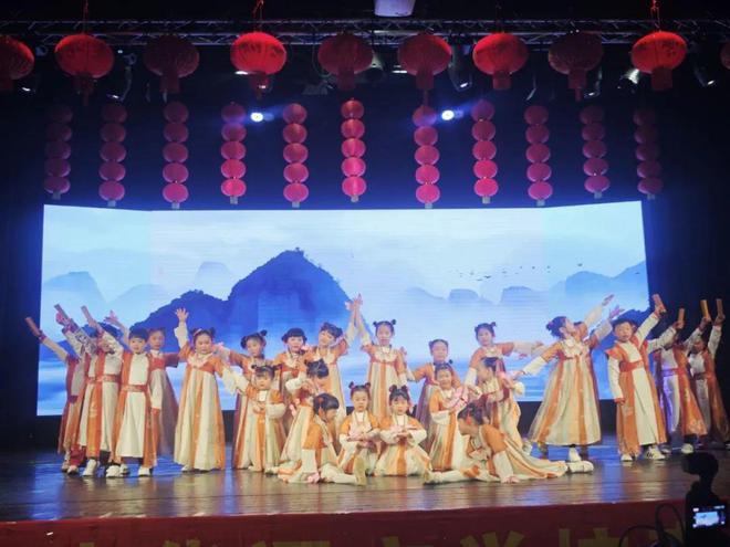 灵蛇舞动庆新春弘扬文化看中华——意大利罗马中华语言学校2025年春晚暨18周年庆活动圆满落幕(图17)