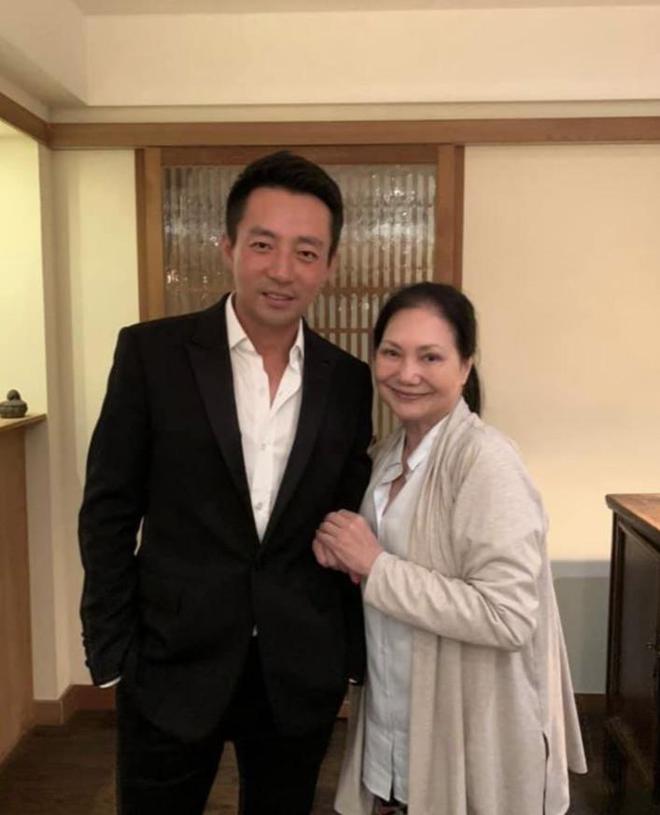 好友现身大S家中举办追思会具俊晔暴瘦6公斤范晓萱弹钢琴告别(图10)