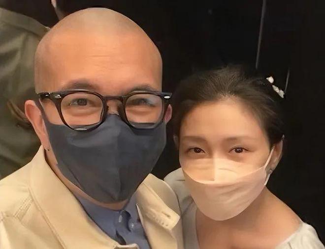 大S骨灰家祭告别仪式：范晓萱为其弹钢琴具俊晔已经暴瘦6公斤(图1)