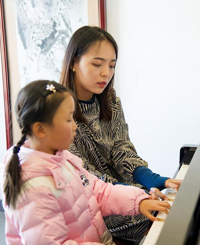 几万块的钢琴5000块都卖不出！一半钢琴厂倒闭中产更惨了！(图4)