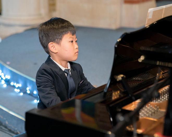 几万块的钢琴5000块都卖不出！一半钢琴厂倒闭中产更惨了！(图13)