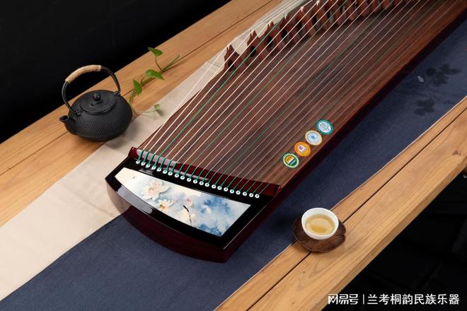 桐韵“蓝莲花”古筝：便携与音质兼备的小型古筝(图1)