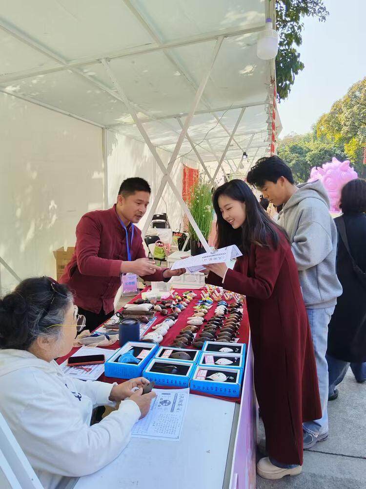 2025岛叙新春非遗市集在广州中山纪念堂开市｜广府味·幸福年(图1)