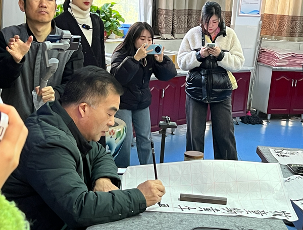 何以中国·弦歌不辍丨济宁学院附属小学：优秀传统文化是浸润学生的“活水”(图1)