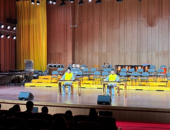 琴音点亮心灯他们为盲童特制“触觉地图”(图1)