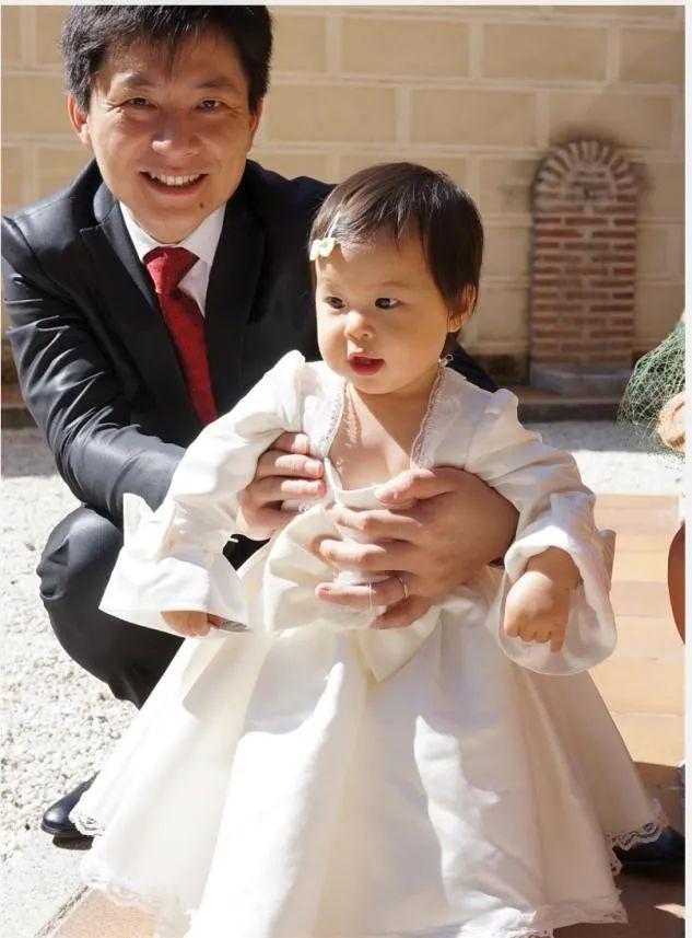 我贵州人爱上西班牙外交官异国恋2年后结婚女儿会5国语言(图9)