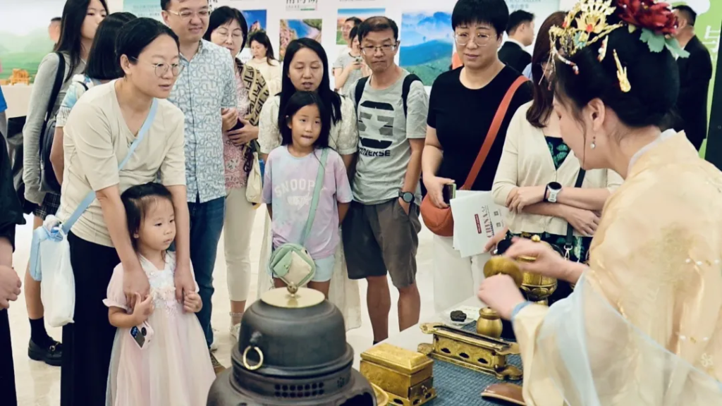 共庆国际茶日：“茶和天下·雅集”系列活动在新加坡举办(图4)