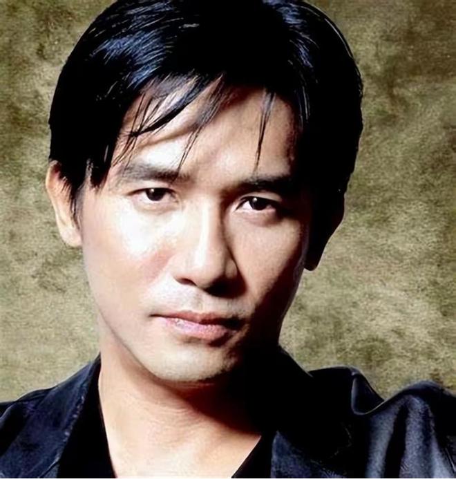 62岁久居日本的丁克家庭梁朝伟早已选择了不同的人生道路。(图5)