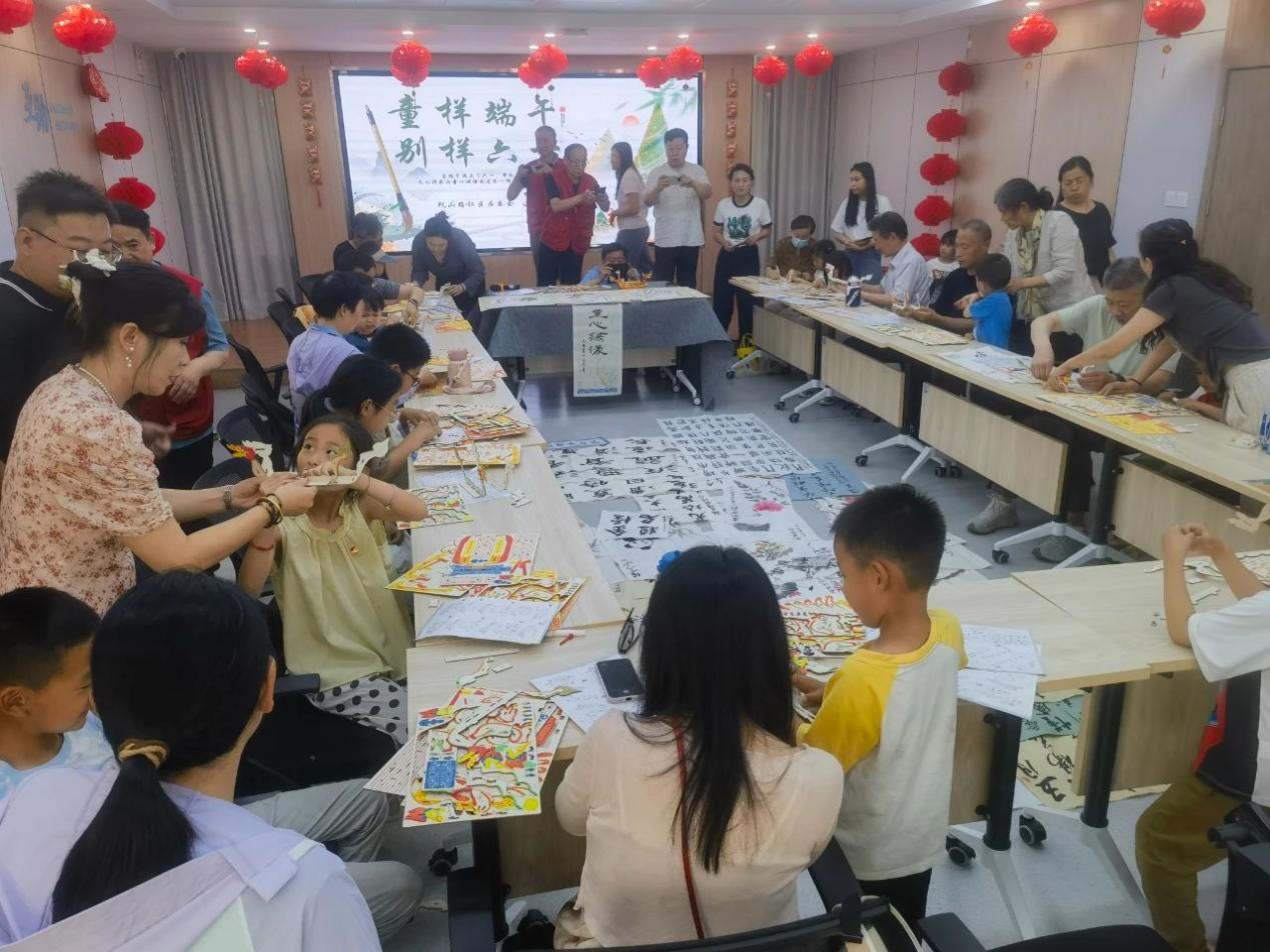 朝夕相伴与爱“童”行山东老年大学举办“六一”系列关爱活动(图3)