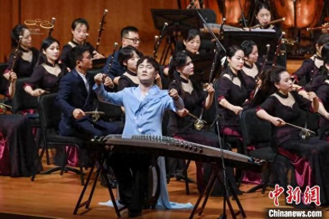 民族交响诗音乐会重构《春江花月夜》的古今对话(图1)