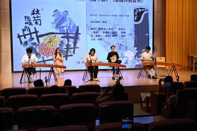 资讯有故事丨当外国留学生爱上中华筝奏出怎样的“国际范儿”？(图4)