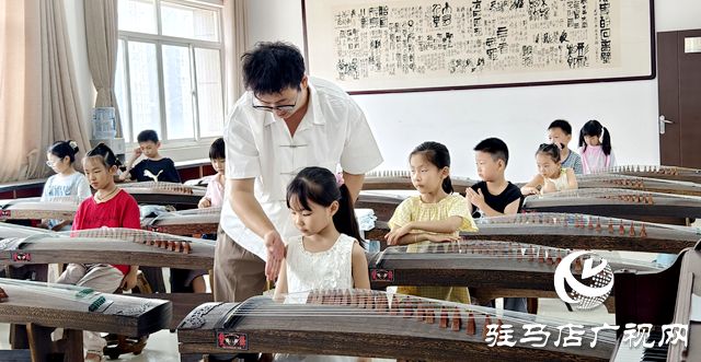 奏响童真雅韵！驻马店市文化馆少儿公益古筝课开课(图1)