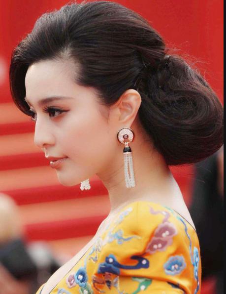 曝光！封杀6年后范冰冰身边亲密男人身份被扒已不离不弃20年(图7)