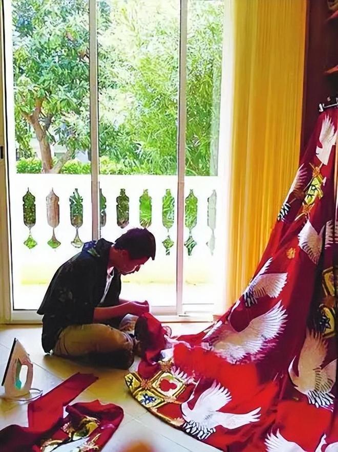 曝光！封杀6年后范冰冰身边亲密男人身份被扒已不离不弃20年(图11)