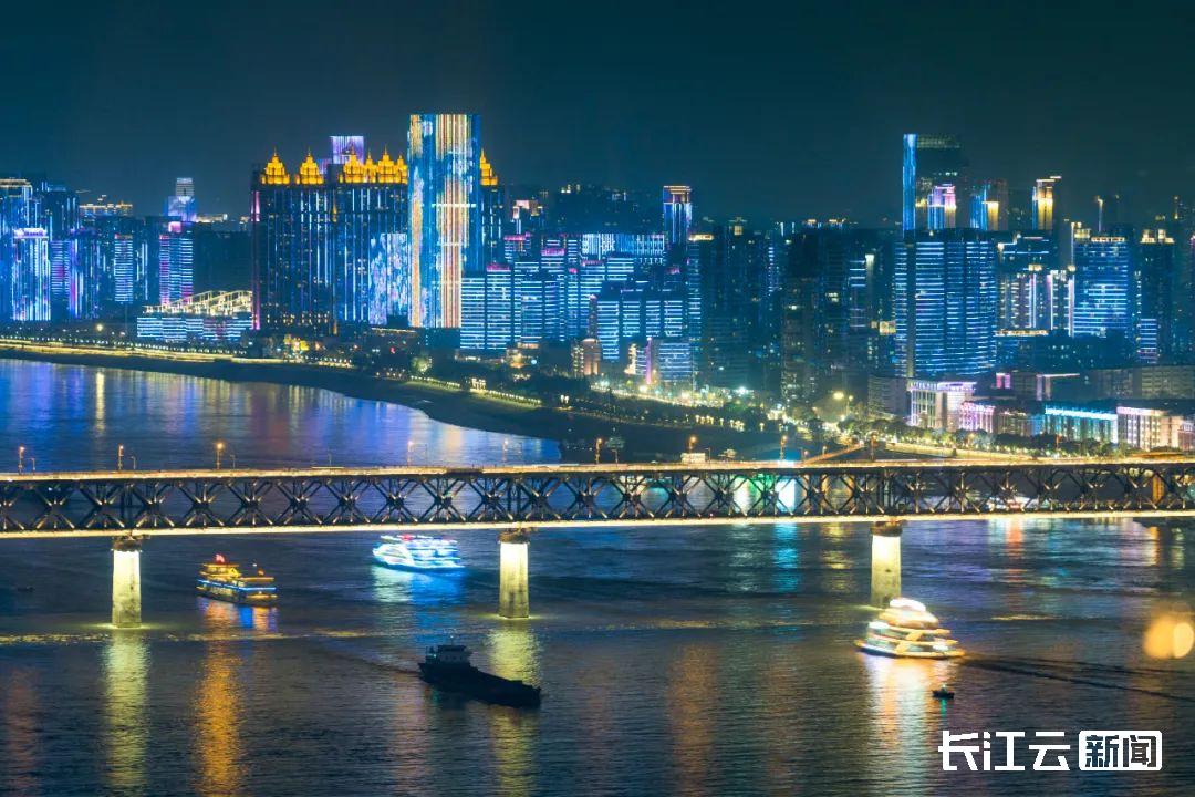 “你你你……你要跳舞吗?”这个“五一”长江“变身”露天派对舞台等你来嗨(图1)