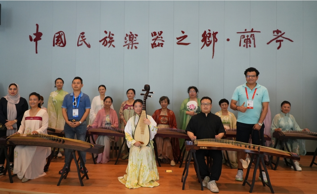 他播下了一粒树的种子也唤醒了整座城市的希望——访埃及亚洲研究与翻译中心主任艾哈迈德·穆斯塔法(图2)