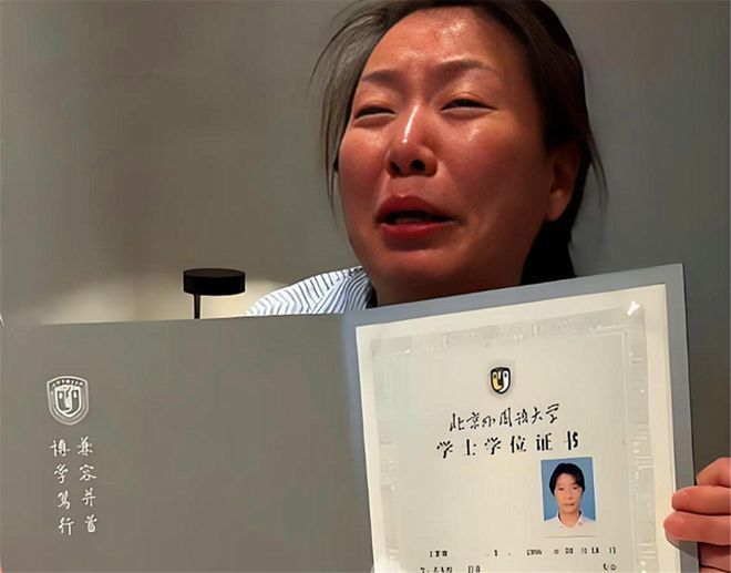 成都紫雅妈妈再发声详细重现案发经过：女儿因一句话倒在钢琴旁(图8)