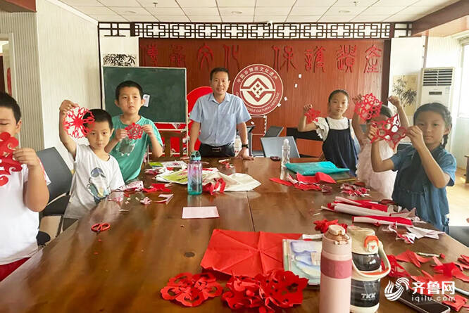 合唱、古筝、京剧、剪纸……德州市文化馆2025年暑期少儿公益艺术培训落幕(图2)