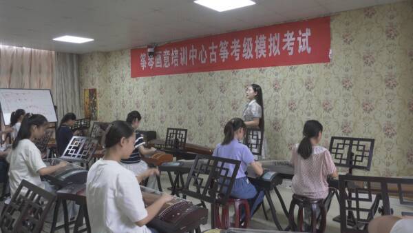 打破质疑!泗洪这位美女老师你认识吗?(图2)