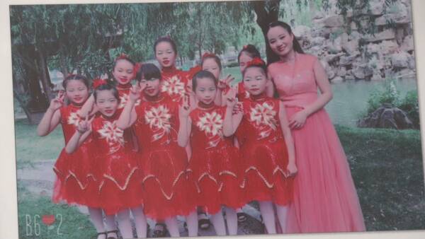 打破质疑!泗洪这位美女老师你认识吗?(图5)